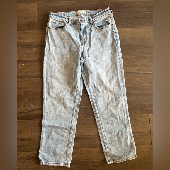 Abercrombie & Fitch Curve Love Mid-Rise Straight Leg Jeans Women’s 31/12 - Picture 1 of 5
